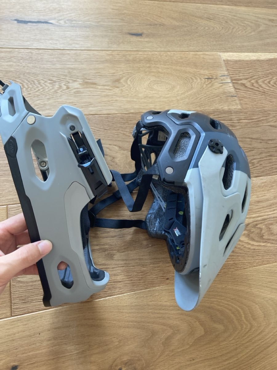 Bell Helme: Bell super 3r mips fullface helm – Gebraucht aus Umiken von Appstro 4