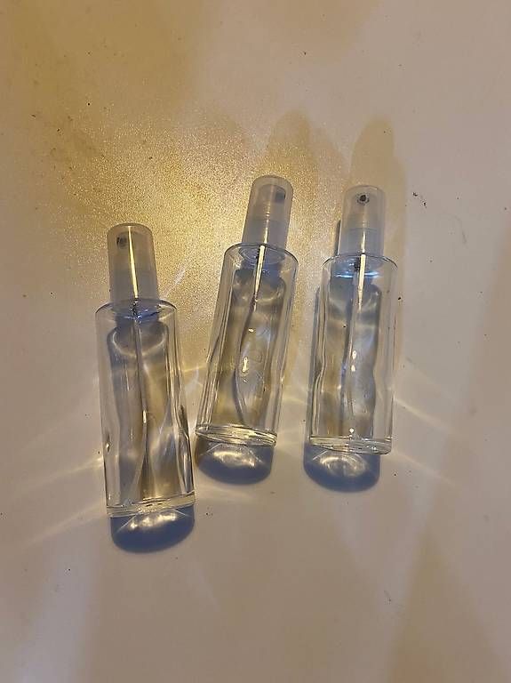 Sonstiges für Haushalt & Wohnen: 4 Sprayfläschli – Gebraucht aus Strengelbach von Luftschutzsoldat