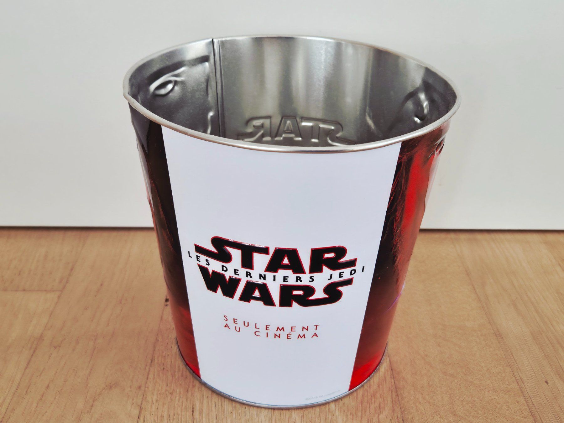 Star Wars Bucket PopCorn Collector (Neuf (Voir description)) à Riddes ...