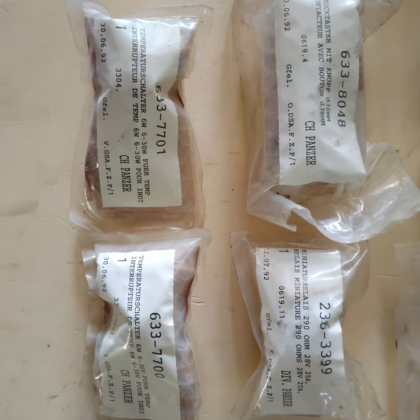 Schalter: Schalter Div. Panzer div. Nummern.  Zustand neu – Neu und originalverpackt aus Bad Ragaz von Pizalun 3
