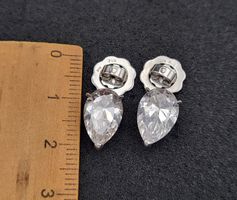 18 Karat 750 Weiss Gold Ohrstecker Mit Steine