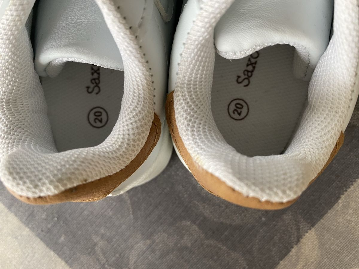 Scarpe per ragazzi: Chaussures bébé taille 20 – Usato da Estavannens venduto da charriere23 1
