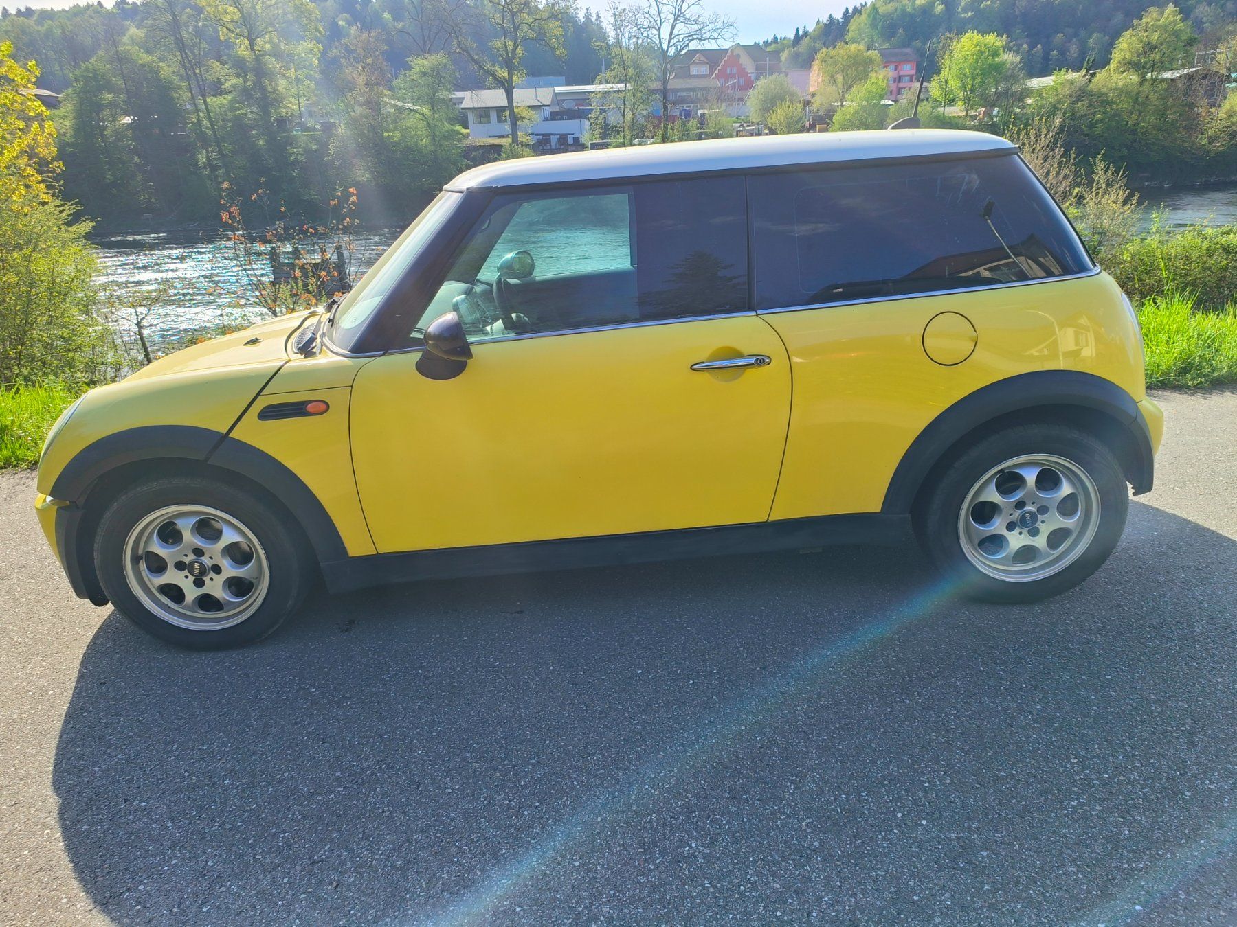 Mini Autos: Mini Cooper.in Gelb.mit MFK. – D'occasion à Fulenbach par Elektronik 2