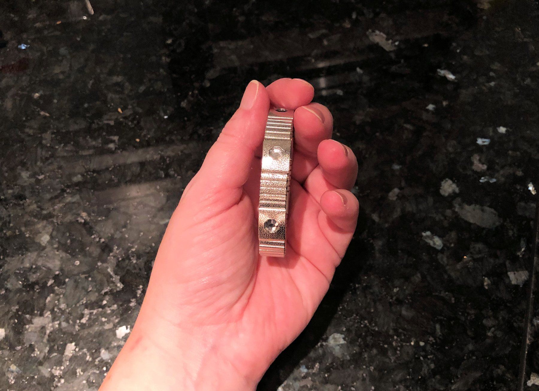 Bracelets: Magnetarmband mit weissen Steinen – Neuf avec emballage d'origine à Rüti ZH par Jasna89 2