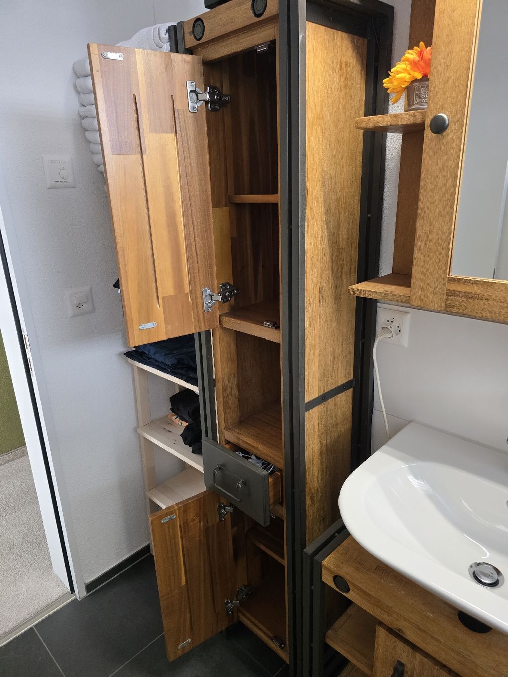 Armoires miroirs: Modernes Badezimmer Set – D'occasion à Stein am Rhein par dom_k28v 6