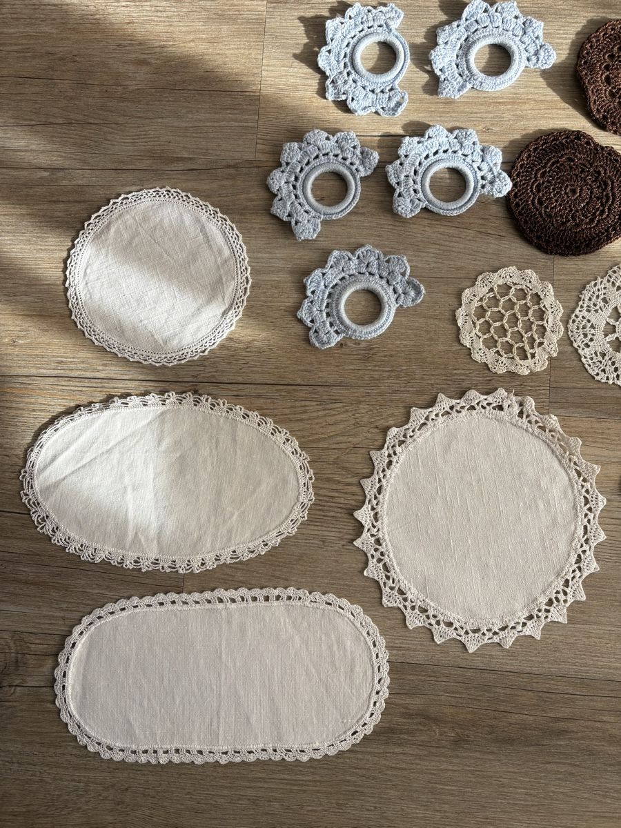 Tutte le decorazioni: 19 x Spitzen- gehäkelt -  Decklein - lot de napperons – Usato da Zweisimmen venduto da Domii 4