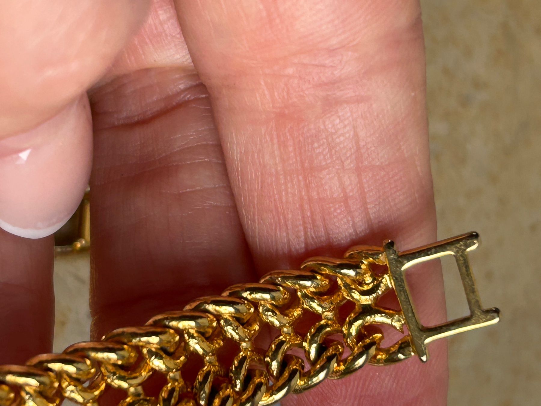 Bracciali & Braccialetti: Goldfarbenes Armband, Modeschmuck, neuwertig – Usato da Laufen venduto da belleskulptur 7