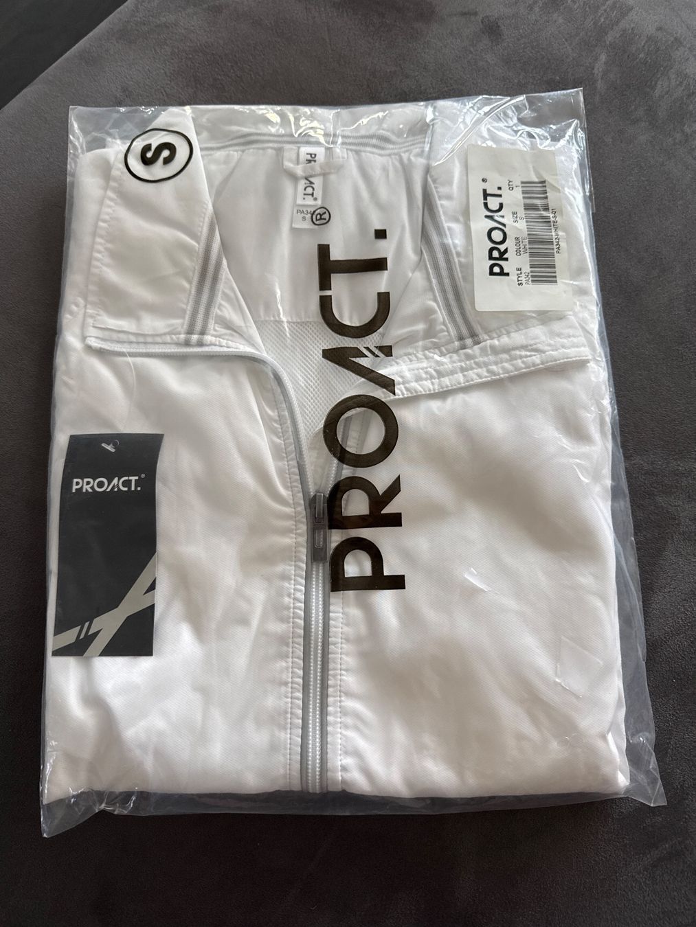 Giacche: PROACT Trainings - Jacke Weiss Gr. S – Nuovo e nell'imballaggio originale da Horgen venduto da CS75