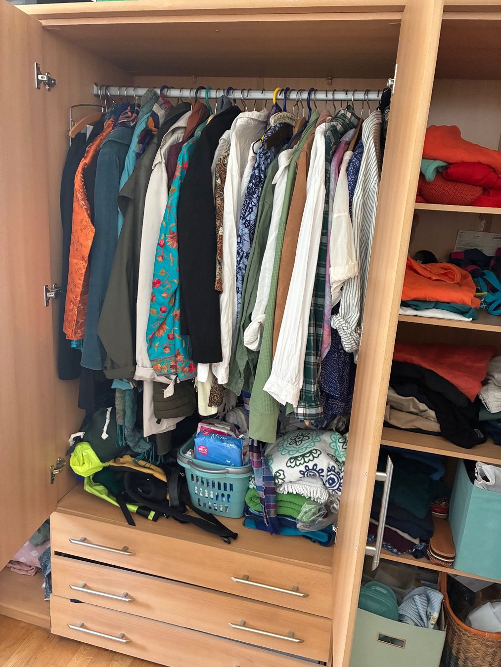 Schränke: Kleiderschrank, 3-teilig – Gebraucht aus Zürich von thetschi 3