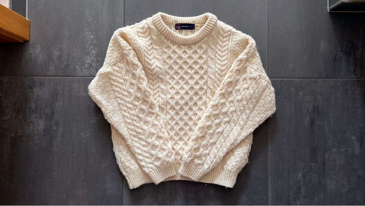 Pullover & Sweatshirts: Kinder Strickpullover cremefarben Zopfmuster, wie neu – Neu (gemäss Beschreibung) aus Frutigen von tab_hdm2