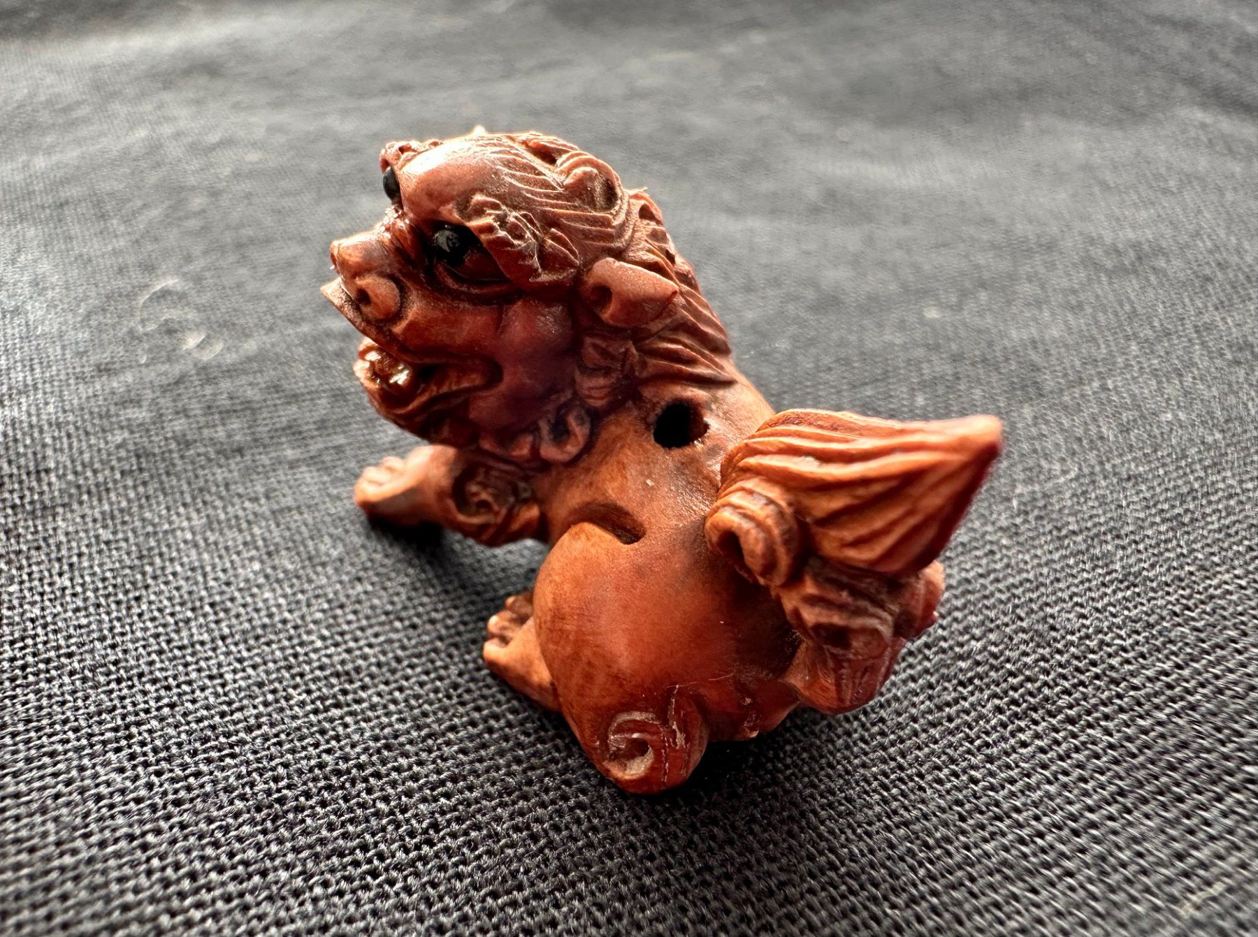 Statuette: Japan Netsuke Löwe signiert fein geschnitzt – Usato da Basel venduto da chinarh891 1