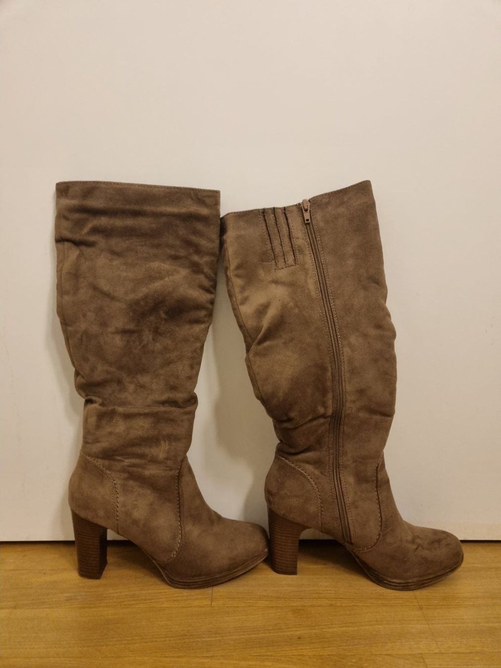 Damenschuhe: Knee-high boots – Gebraucht aus Lugano von Desrock