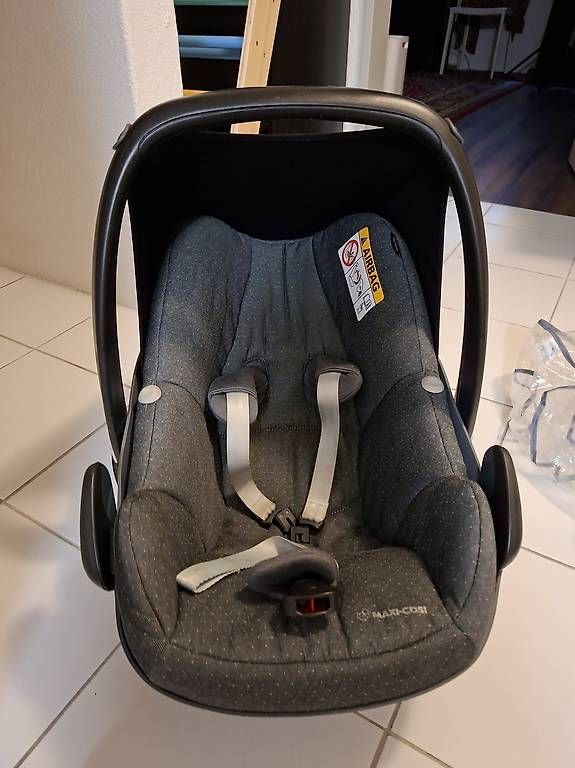 Maxi-Cosi Sièges auto: Maxi Cosi 2wayfix mit Sitz – D'occasion à Frauenfeld par GiuliettaS 3