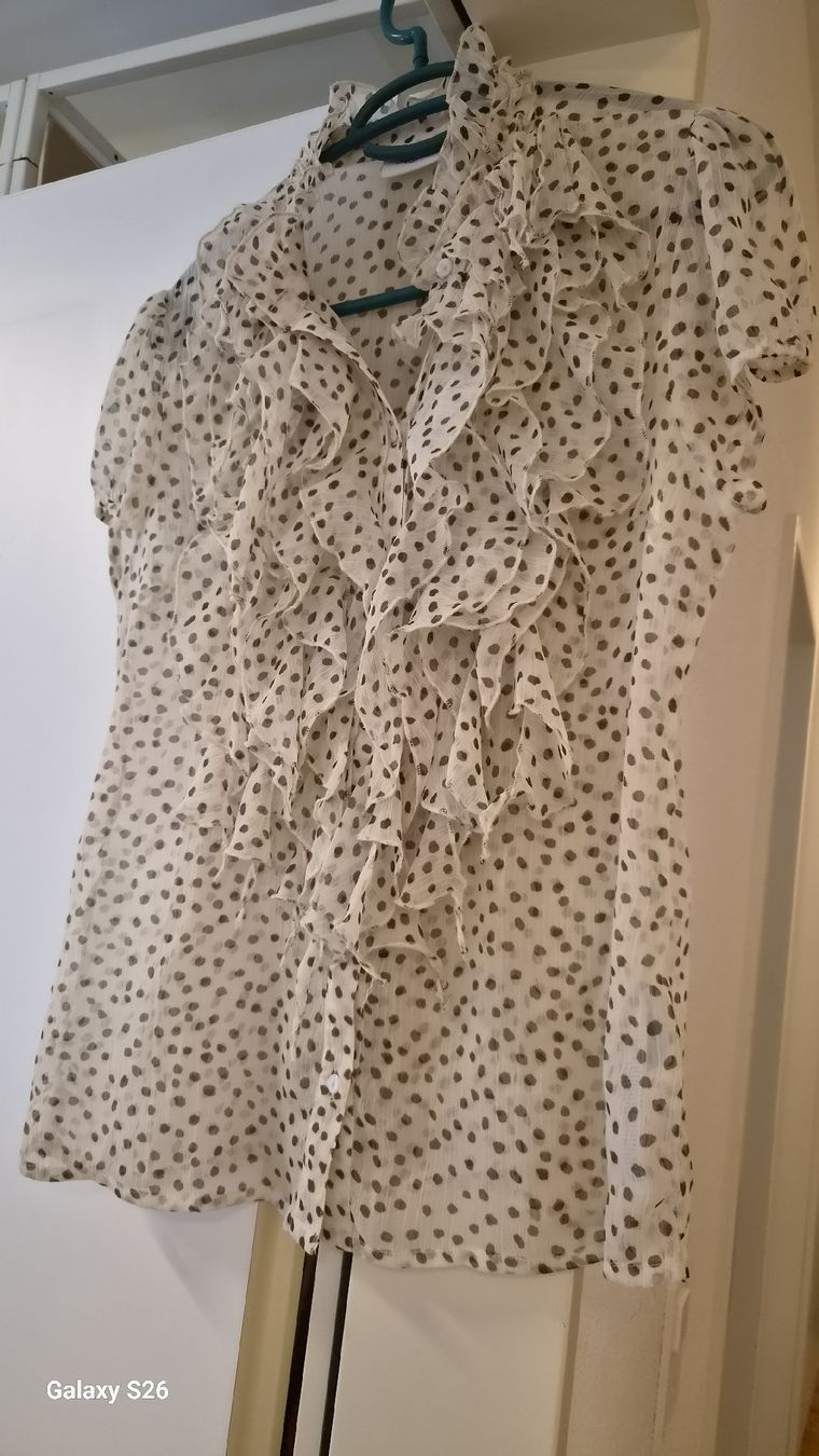 Blusen: Bluse  – Gebraucht aus Oberglatt ZH von nat_c6k7