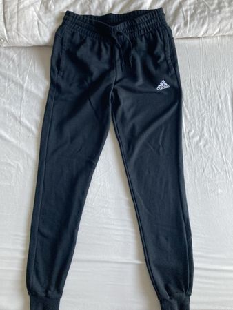 Adidas Trainingshose schwarz Grösse XS guter Zustand
