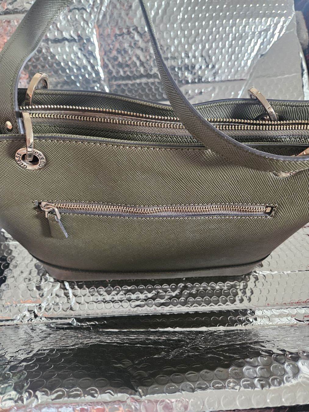 Guess Taschen für Damen: Grüne Guess Handtasche  – Gebraucht aus Zürich von mel_n6nj 2
