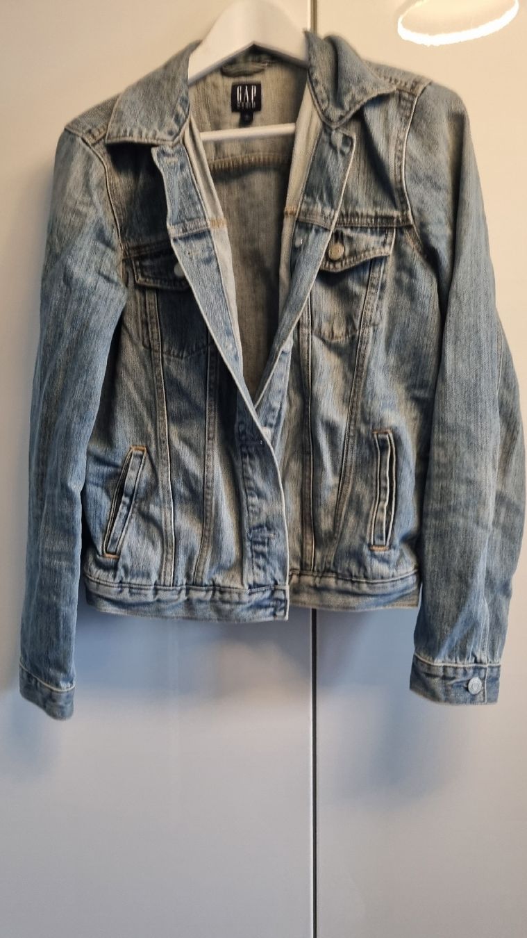 Gap Giacche: GAP Jeansjacke – Usato da Büren an der Aare venduto da Sabe89