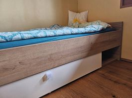Bett mit Schublade, 90x200