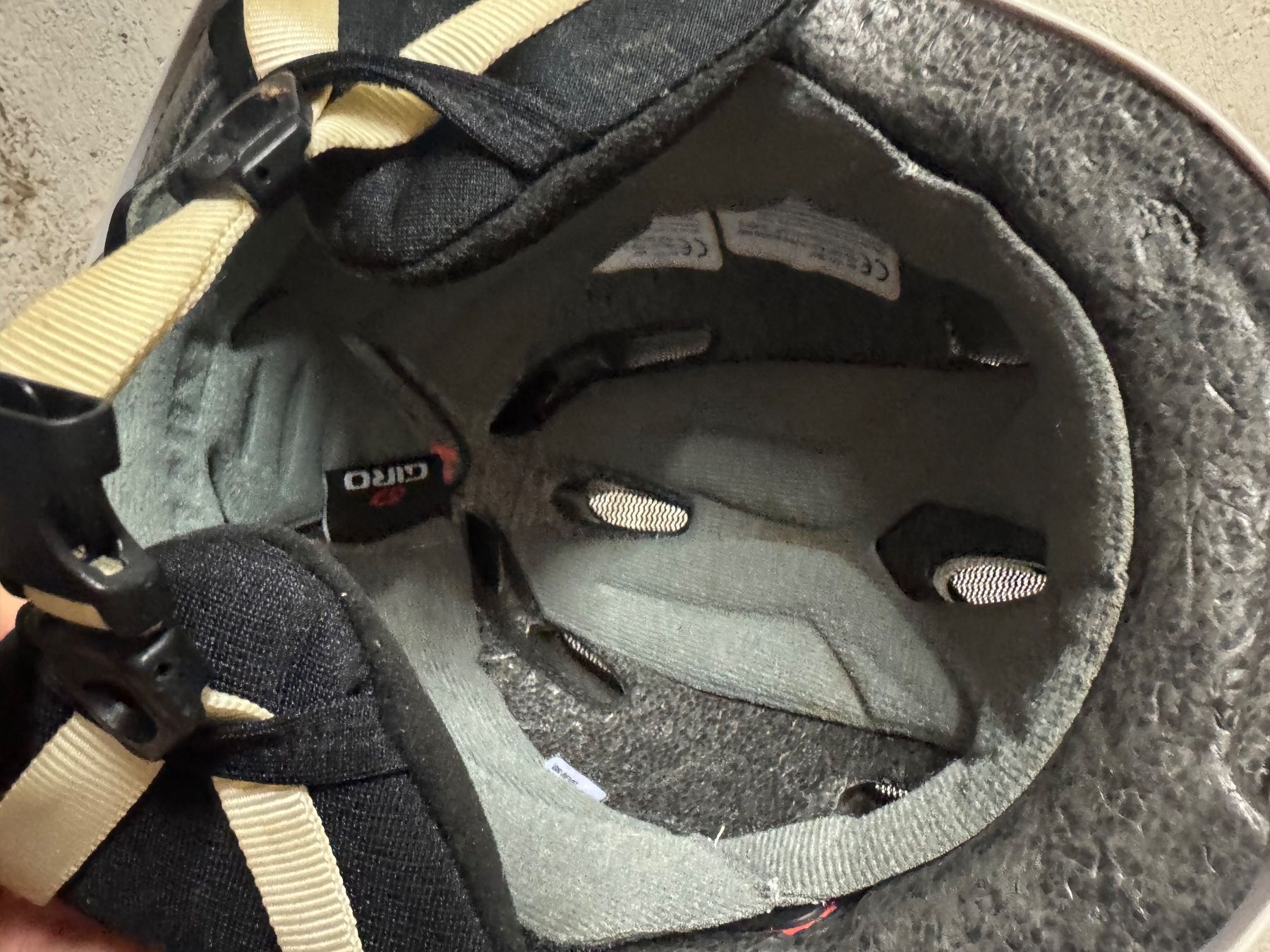Giro Caschi: Skihelm Giro weiss mit Muster und Brille – Usato da Zürich venduto da wiedike24 2