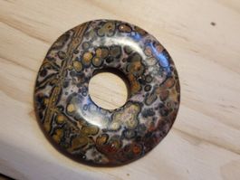 Schöner Leopardit Donut Anhänger, 44 mm Durchmesser!