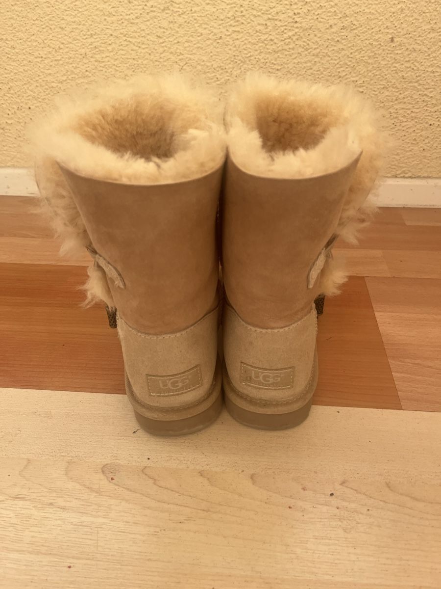 Ugg Scarpe da donna: Stiefel UGG – Usato da Fislisbach venduto da Robertcolin02 2