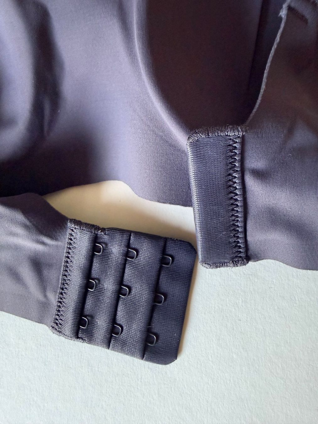 Sloggi Sonstige Unterwäsche: SLOGGI, Bralette ZERO FEEL Ultra, Grösse M, Farbe Dunkelgrau – Neu und originalverpackt aus Rudolfstetten von gst_g7xl 8