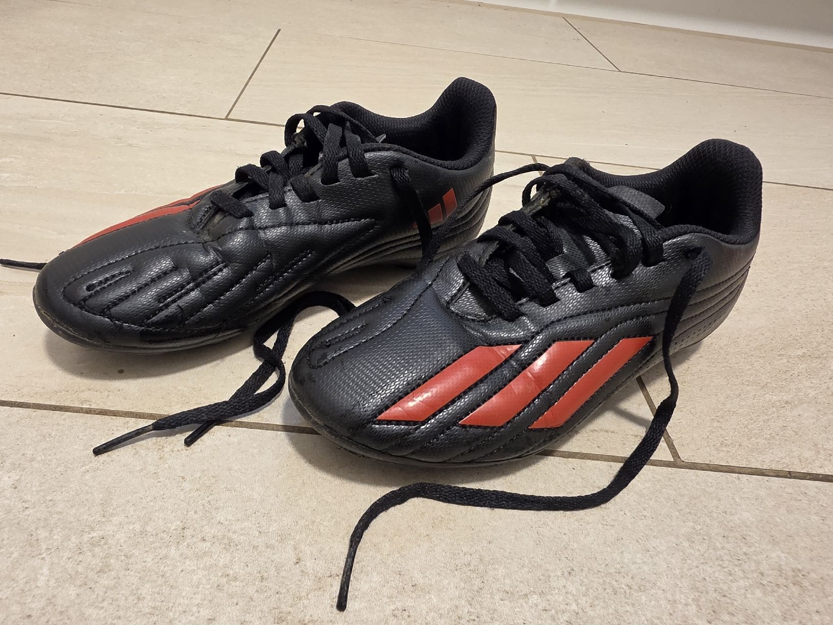 Adidas Schuhe für Jungen: Fussballschuhe gr 34 – Gebraucht aus Rümlang von Franny93