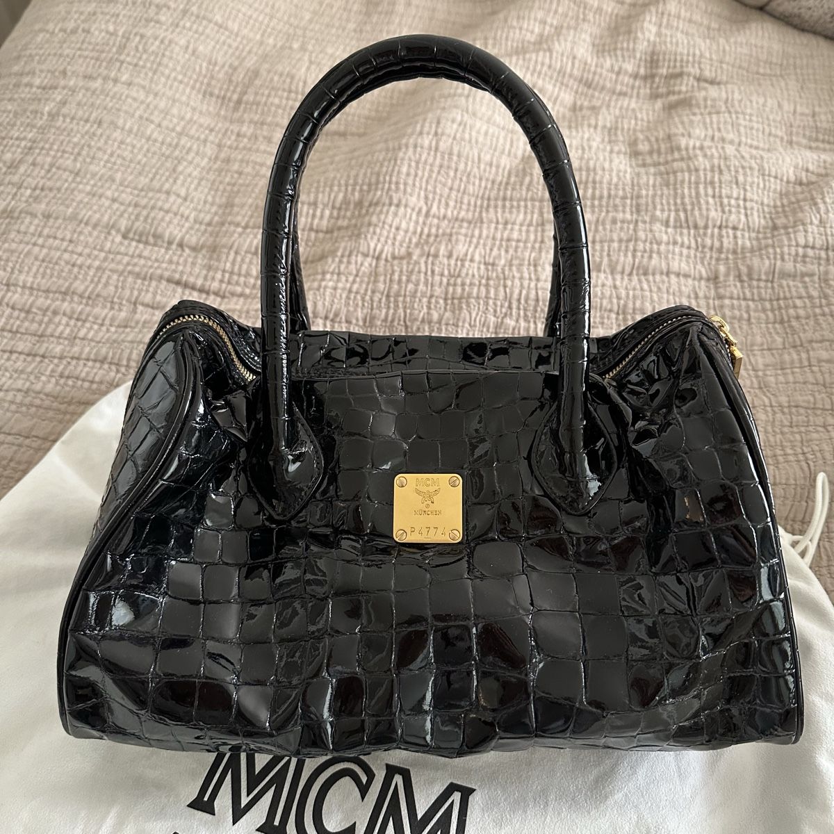 Mcm Taschen für Damen: MCM Schwarze Henkeltasche – Gebraucht aus Zürich von Nomase10. 1