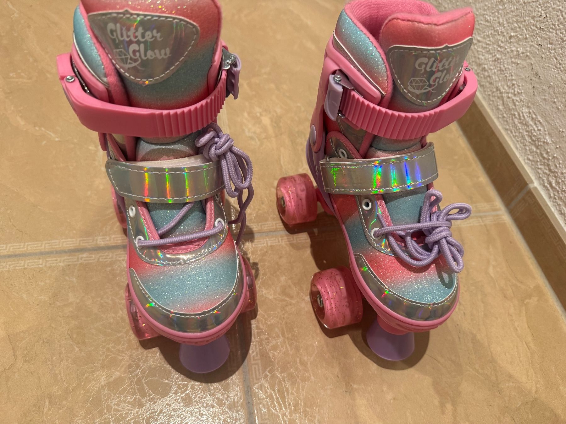 Pattini in linea & Pattini a rotelle: Glitter Glow NWT Rollschuhe, 31-34 – Nuovo (secondo la descrizione) da Klingnau venduto da Markus14 1