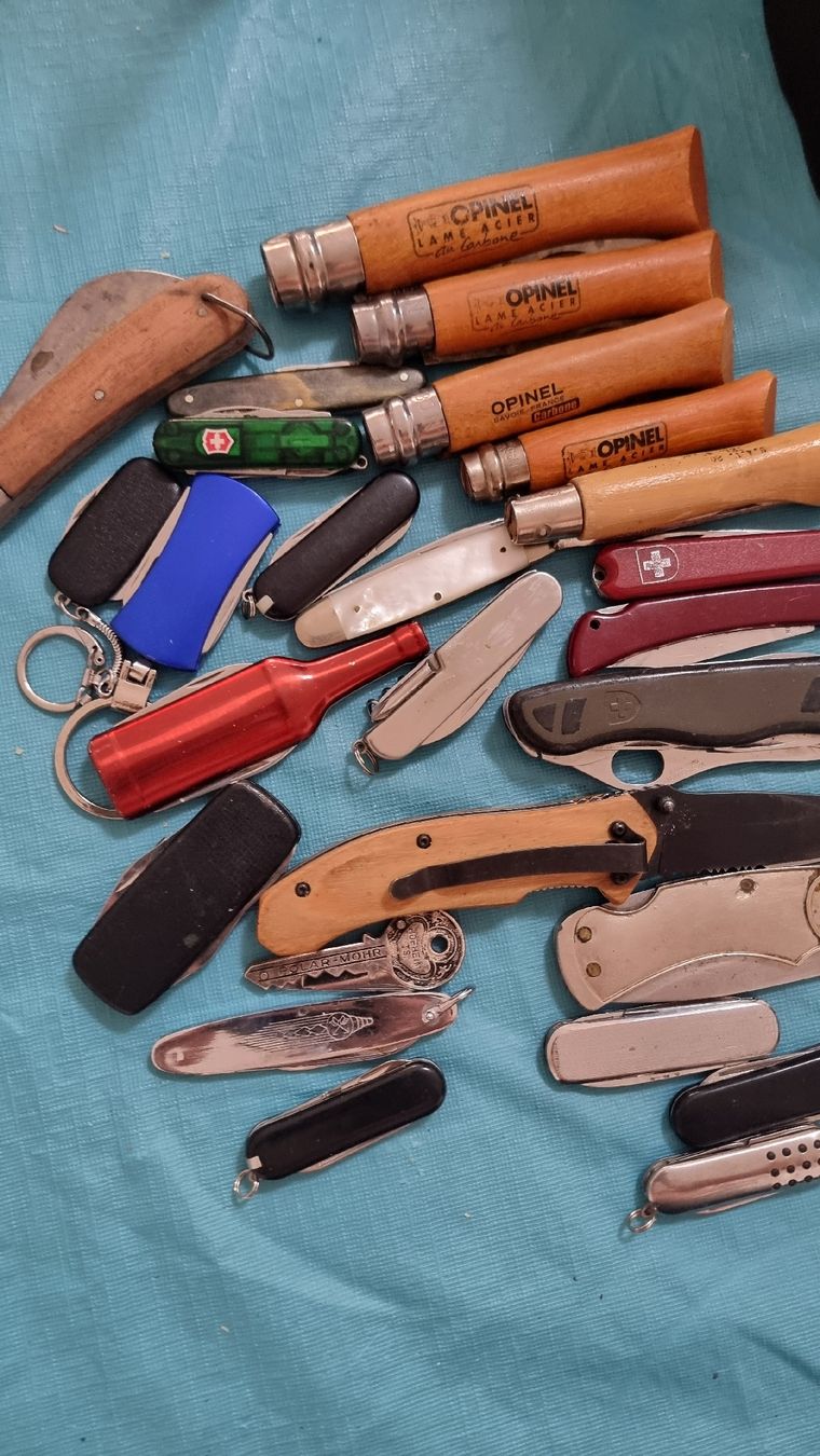 Victorinox Couverts: couteaux en lot – D'occasion à Cormondrèche par yo1978 1