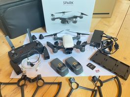 DJI SPARK DROHNE with some accessories, READY TO FLIGHT