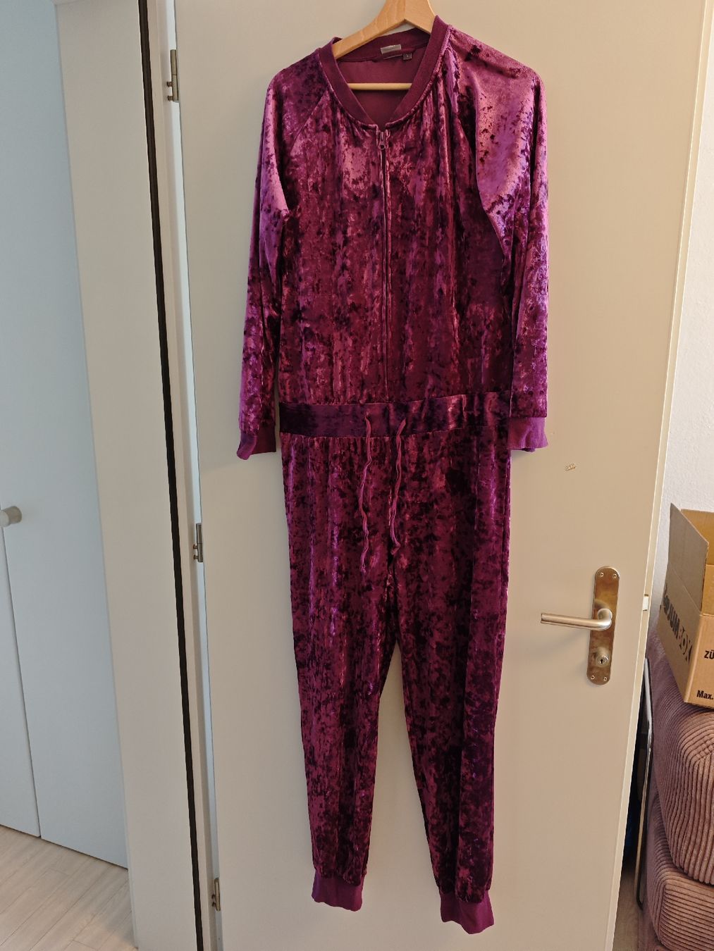 Jumpsuits: Einteiler, Samt – D'occasion à Nennigkofen par reg_2l8m