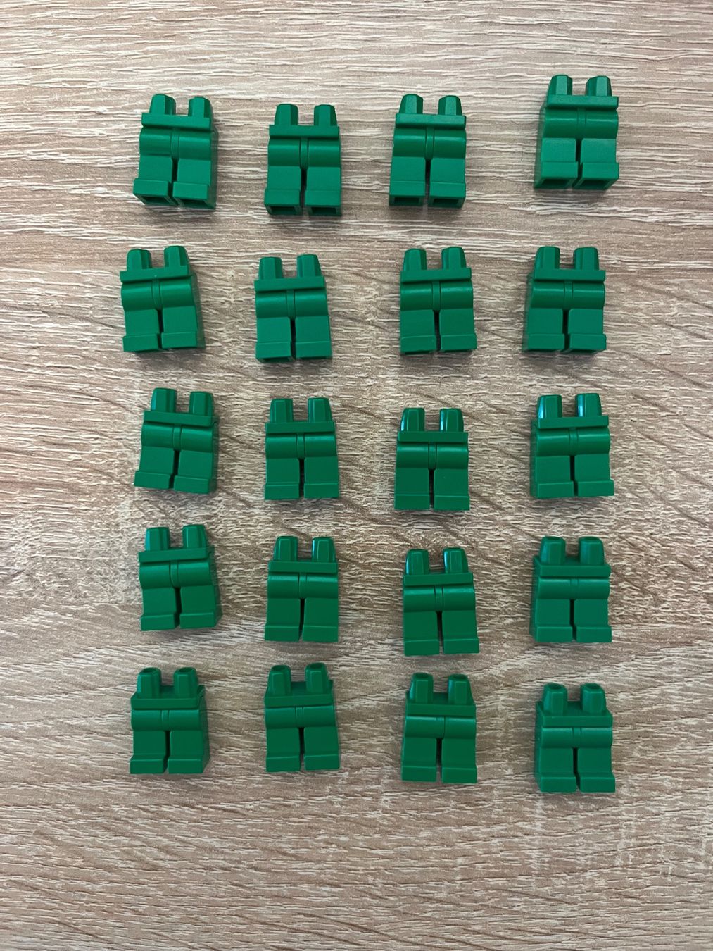 Lego Kit di costruzioni: Lego 20x grüne Beine – Usato da Münchenstein venduto da Marina114