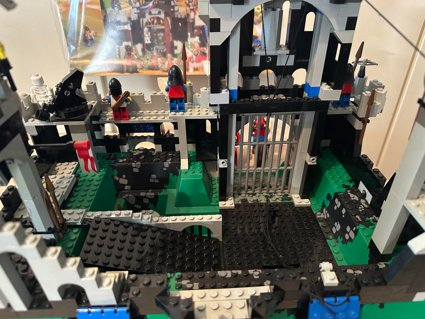 Lego Kit di costruzioni: LEGO Ritter 6090 Royal Knight's Castle – Usato da Basel venduto da Don-Angel 5