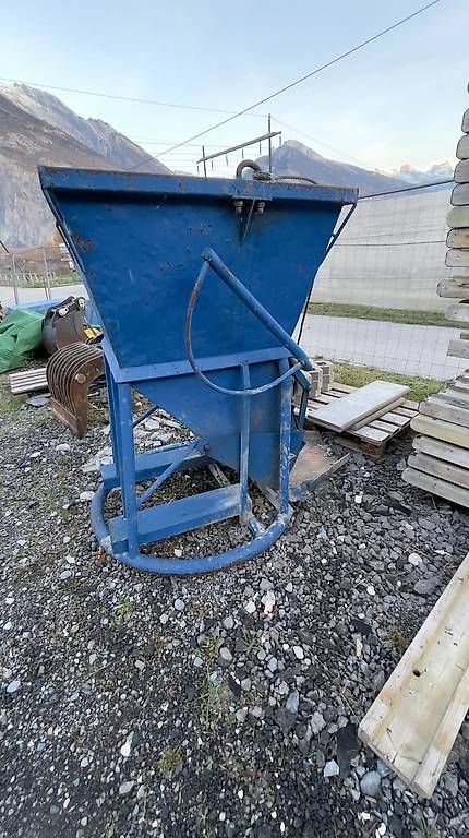 Alle Maschinen: Benne à béton 750 ltrs – Gebraucht aus Chamoson von Michellod_Constru 3