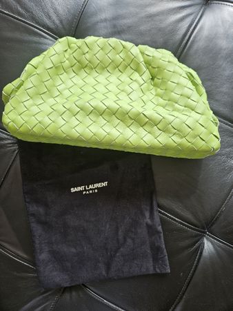 Elegante Clutch aus echtem Leder in einem wunderschönen Lime