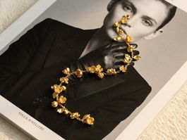 Bracelet doré fleur d’osmanthe, chaîne florale vintage**