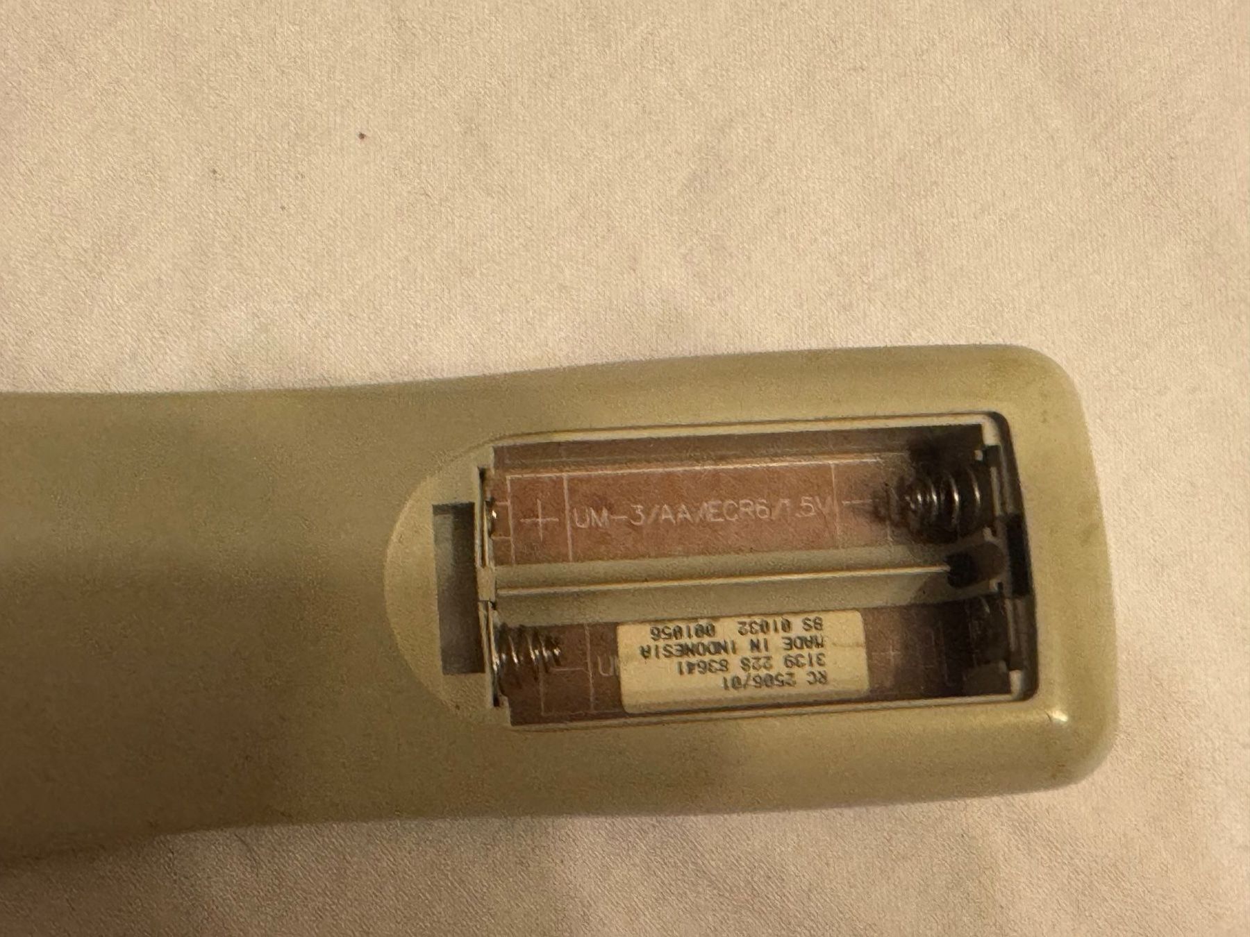 Telecomandi: Télécommande Philips - Occasion - Bon état (62) – Usato da la Chaux-de-Fonds venduto da Lampe 5