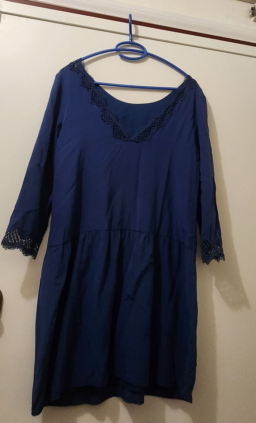 Sezane Kleider: Robe SÉZANE bleue taille 34 en soie – Gebraucht aus Niedergösgen von Eva2410