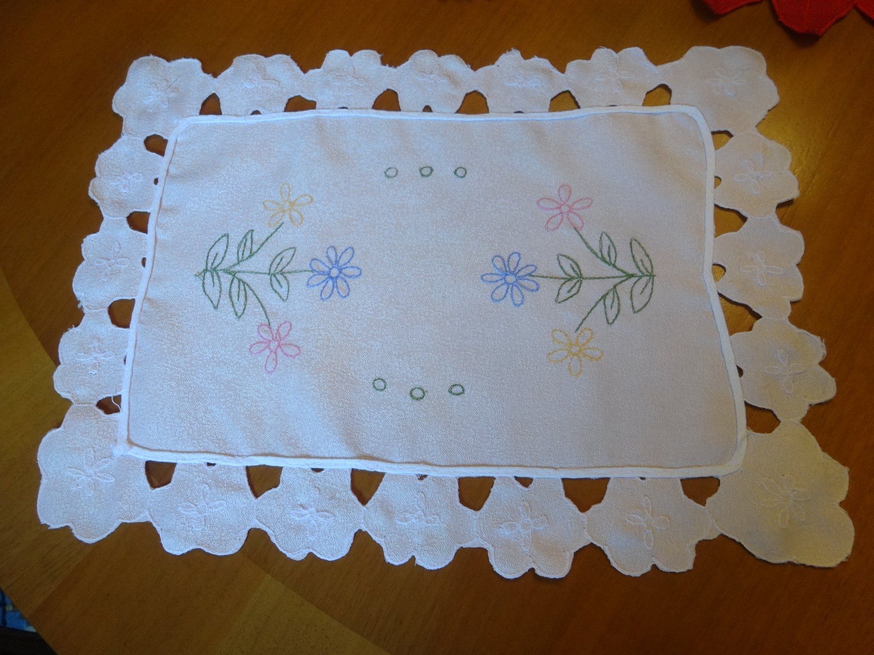 Tutte le decorazioni: 5 jolis napperons – Nuovo e nell'imballaggio originale da Biel/Bienne venduto da milamila02 3