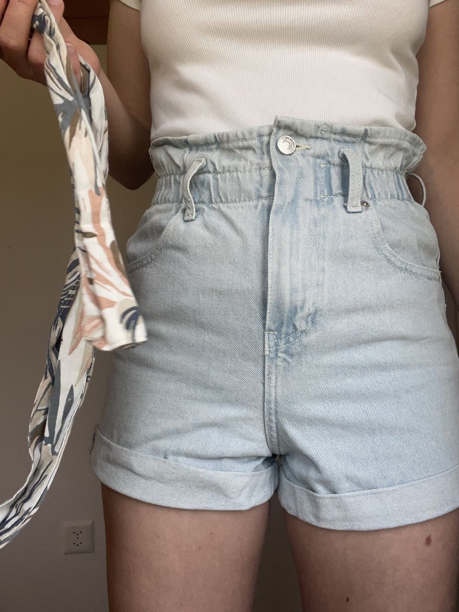 Mango Pantaloni: kurze Mango Jeans, Blüemli-Gurt – Usato da Lenggenwil venduto da mai_2m5q 3