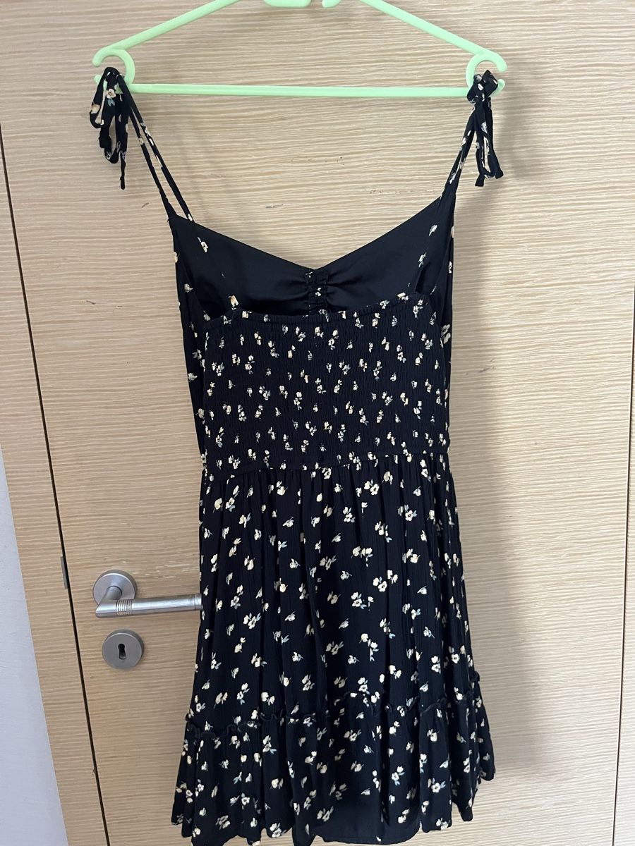 Hollister Robes: Sommer kleidchen – D'occasion à Jonschwil par dia_l29t 1