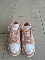 Baskets Nike t. 36