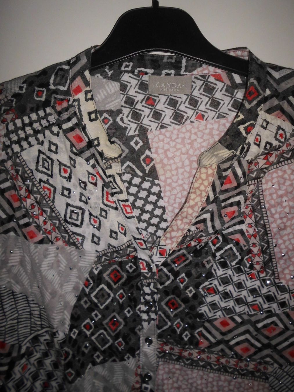 C&A Camicette: Blouse en jersey grise/rouge T. 42 – Usato da Marin-Epagnier venduto da Madja 1