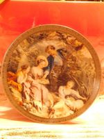 Zwei Boucher Collection Limoges bemalt mit 22 K Gold Farbe