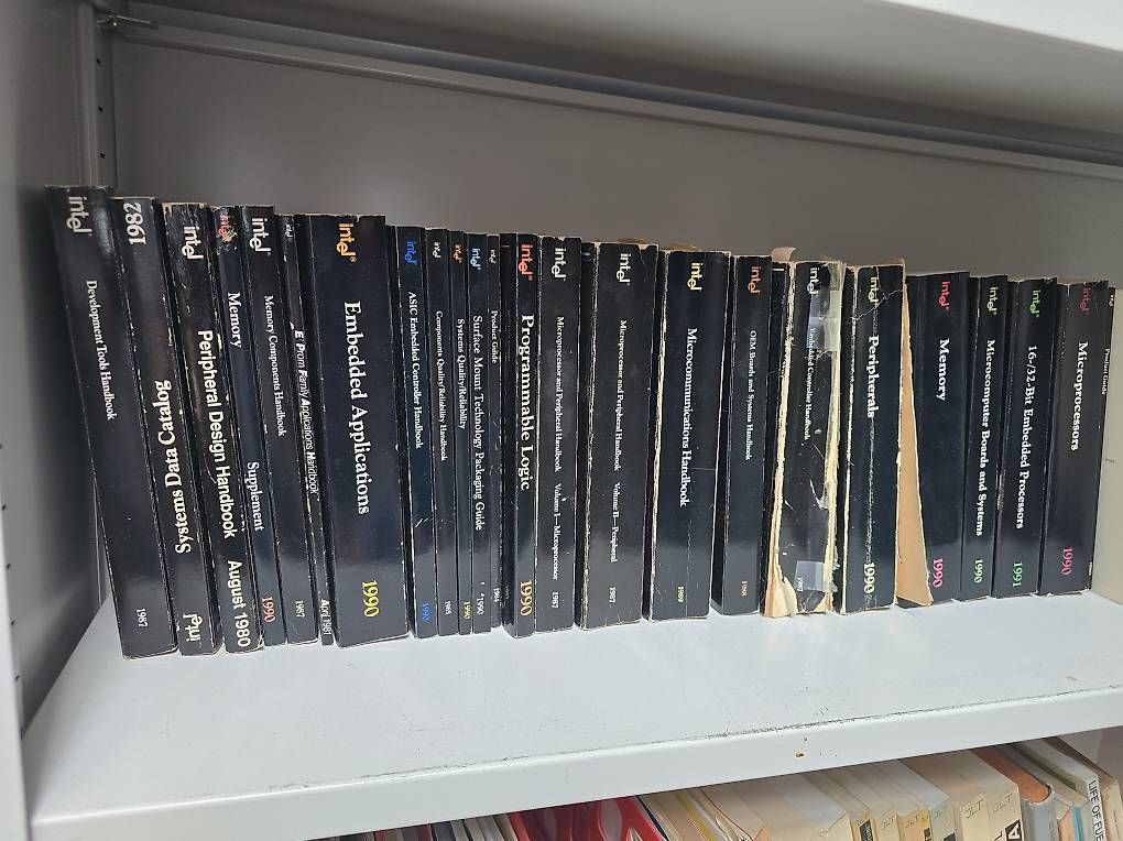 Libri: Data sheets Philips, National, TI, Intel, etc. – Usato da Lutry venduto da Matteo022 1