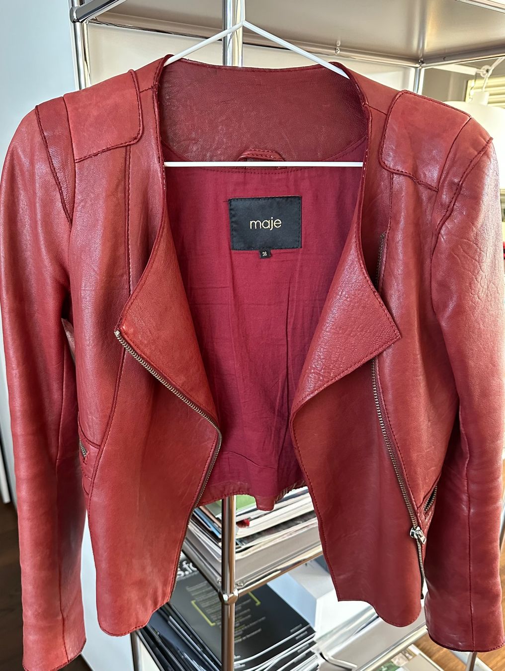 Maje Giacche: Bordeauxrote Lederjacke von maje – Usato da Dübendorf venduto da suv_7dsx