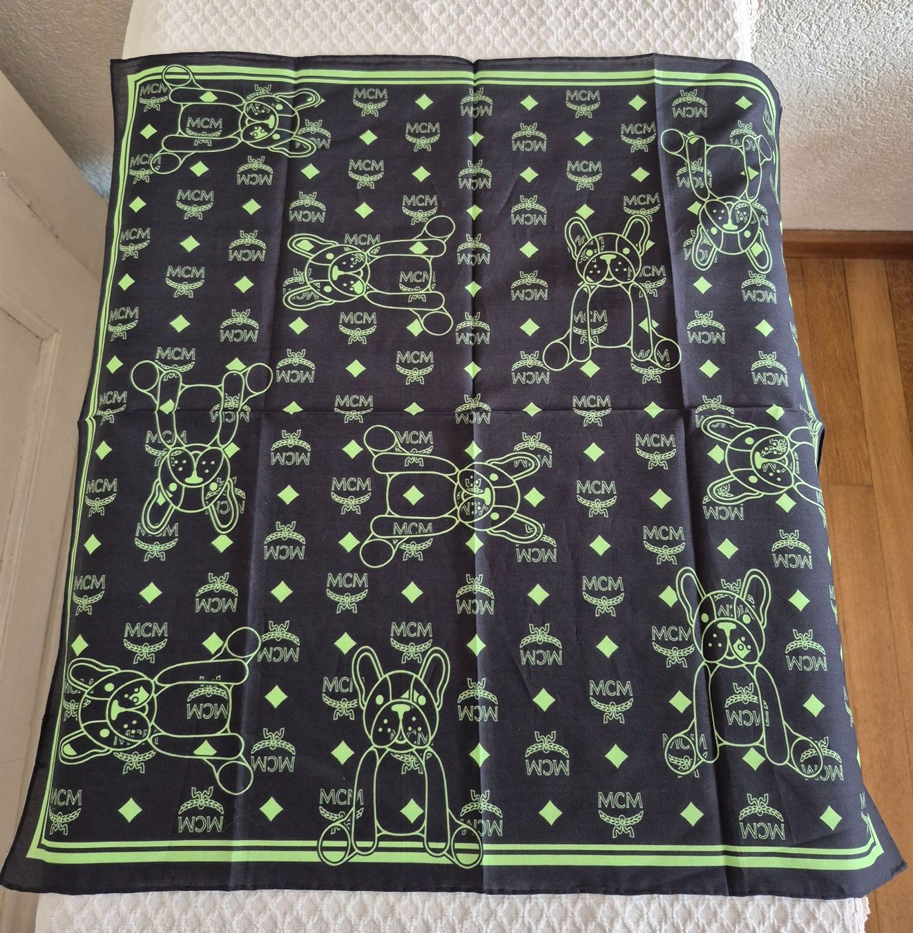 Mcm Foulards & écharpes: Original MCM Tuch – Neuf (Voir description) à Dottikon par Pega7