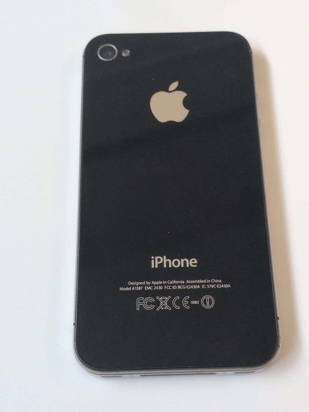 Apple Handys / Smartphones: iPhone 4s Black Used Screen Cracked – Gebraucht aus Zürich von vitibaba 3