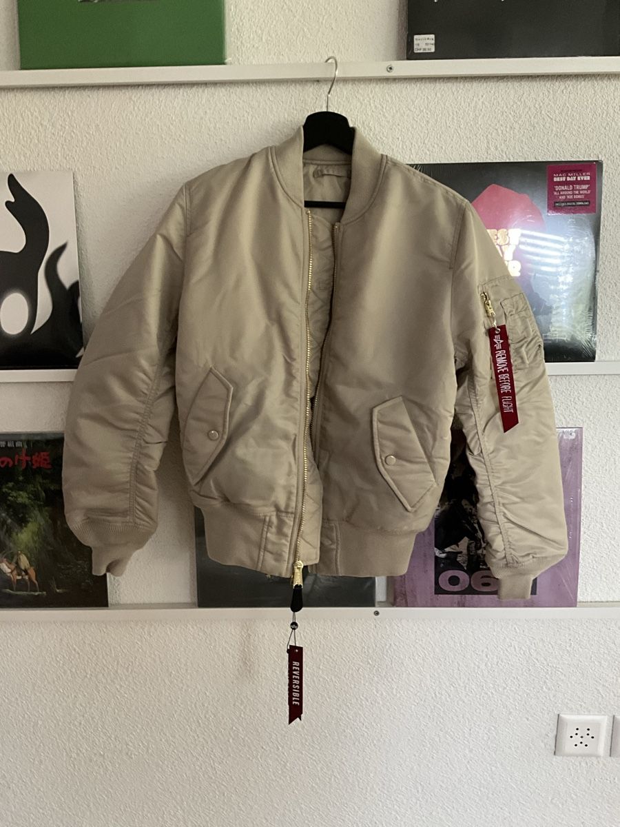 Giacche: Alpha Industries Bomberjacke beige Neu  – Nuovo e nell'imballaggio originale da Luzern venduto da Eureedudeheit